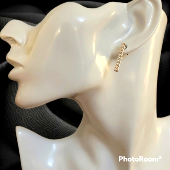 3/$20 Silvertone Rhinestone Bar Post Earrings - Picture 1 of 5